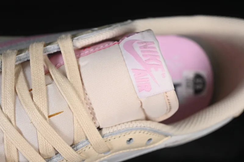 All categories Air Jordan Jordan series basketball shoes Air Jordan 1 Low pure original version Travis Scott x Air Jordan 1 Low OG AJ1 Joe 1 undercut low IQ7604-100